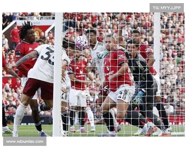 曼联进攻如潮，敌人毫无还手之力