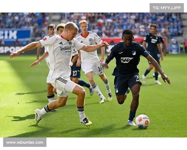 法兰克福关注克里斯滕森,前罗马后卫回归利兹联备战新赛季(法国队克里斯曼) 法兰克福关注克里斯滕森,前罗马后卫回归利兹联备战新赛季(法国队克里斯曼)