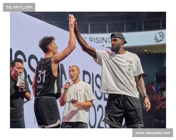 詹姆斯谈小卡:无论是否在队,他永远是兄弟会一员,最重要的是照顾好自己 詹姆斯谈小卡:无论是否在队,他永远是兄弟会一员,最重要的是照顾好自己