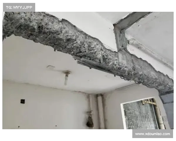 龙岗小区装修施工“破坏”承重墙，物业紧急求助抢修！(小区装修承重墙拆除)